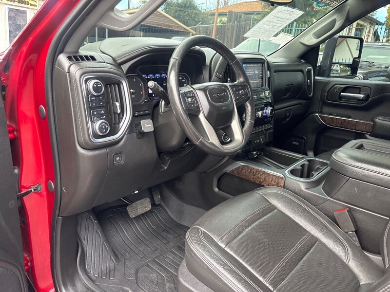 Used 2022 GMC Sierra 2500 Denali w/ Denali Ultimate Package AWD/4WD image 17