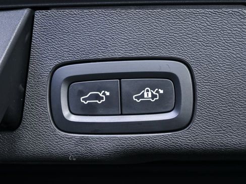 Certified 2023 Volvo XC60 B5 Plus w/ Climate Package AWD/4WD image 30