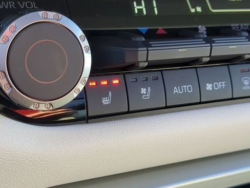 Certified 2025 Toyota Sequoia Capstone image 14