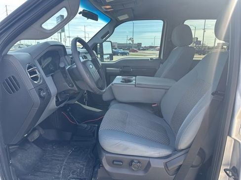 Used 2012 Ford F250 XLT w/ XLT Interior Pkg image 6