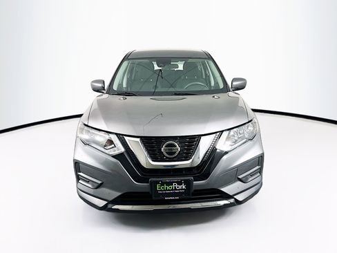 Used 2019 Nissan Rogue S FWD image 2