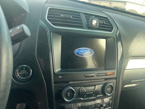 Used 2017 Ford Explorer XLT w/ Equipment Group 202A image 14