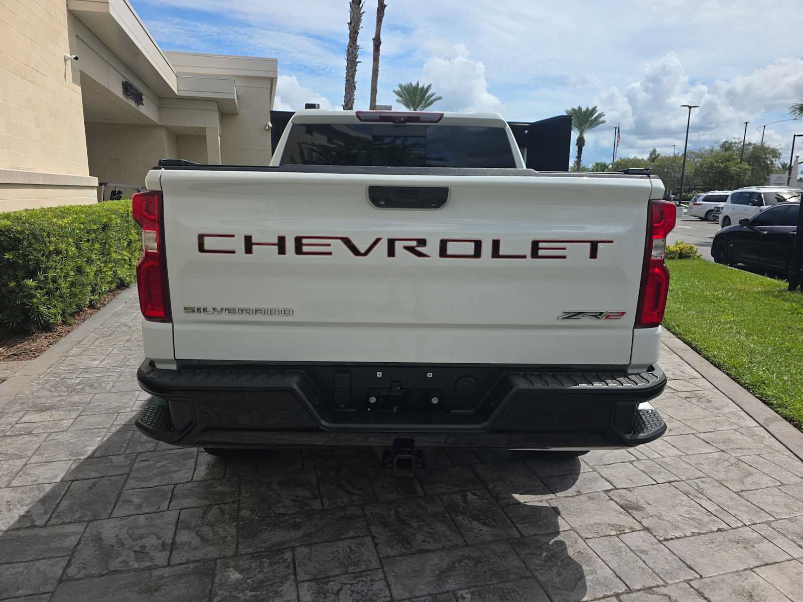 Used 2023 Chevrolet Silverado 1500 ZR2 w/ Technology Package AWD/4WD image 5