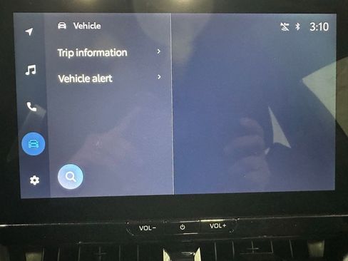 Used 2025 Toyota Corolla SE w/ SE Premium Package image 29