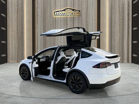 Used 2023 Tesla Model X image 22