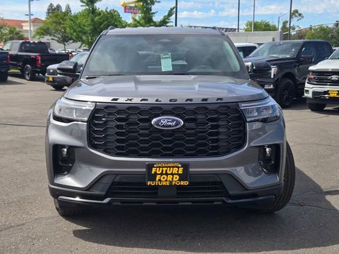 New 2026 Ford Explorer Active w/ Active Comfort Package image 2