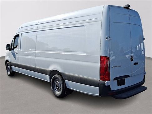 Used 2025 Mercedes-Benz Sprinter 2500 image 7