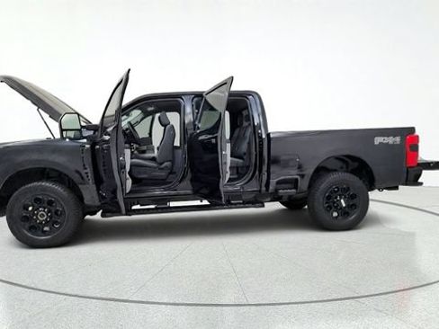 Used 2023 Ford F250 XLT w/ Black Appearance Package AWD/4WD image 15