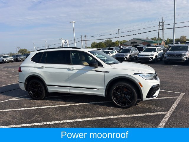 Certified 2024 Volkswagen Tiguan SE R-Line AWD/4WD image 2