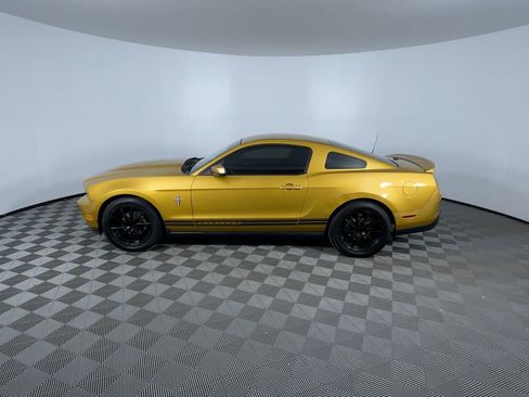 Used 2010 Ford Mustang Coupe image 6