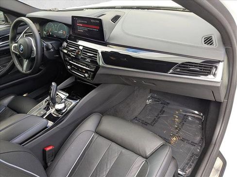 Used 2019 BMW M550i xDrive w/ Premium Package image 24