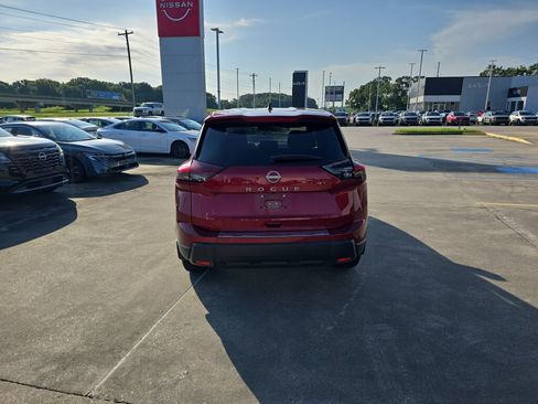 Used 2026 Nissan Rogue SV w/ Cold Weather Package FWD image 5