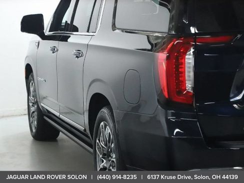Used 2023 GMC Yukon XL Denali Ultimate AWD/4WD image 6