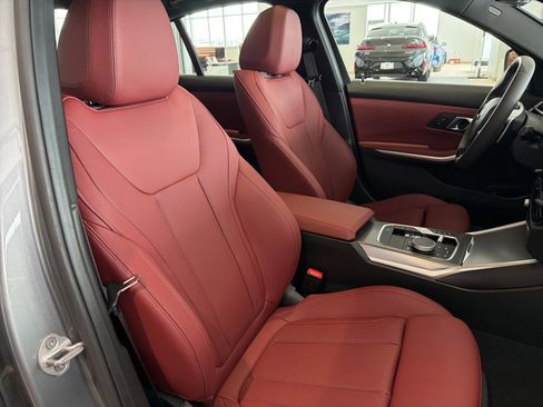 Used 2025 BMW 330i xDrive Sedan w/ M Sport Package image 38