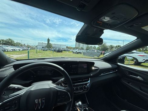 Used 2025 Buick Envista Sport Touring image 33