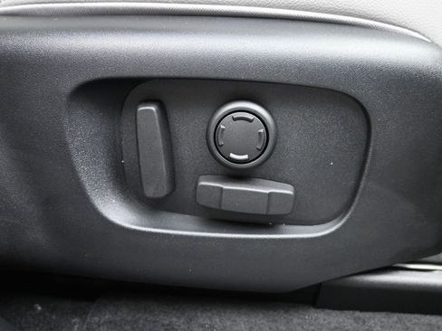 New 2026 Land Rover Range Rover Velar Dynamic SE image 11