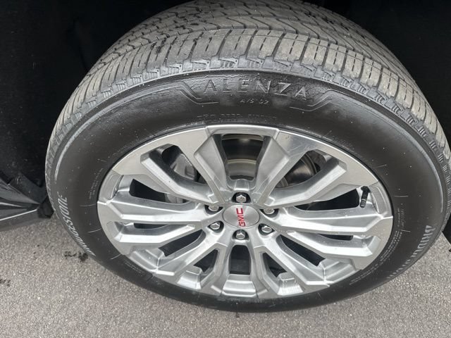 Used 2024 GMC Yukon XL Denali AWD/4WD image 9