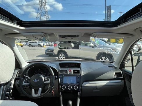Used 2017 Subaru Forester 2.5i Premium image 13