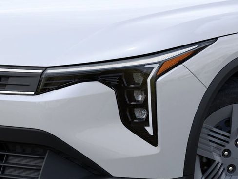 New 2025 Kia K4 LX image 11