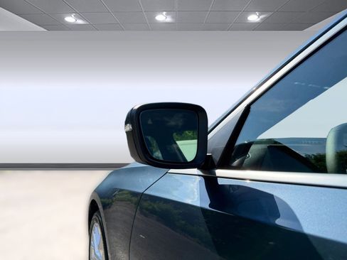Certified 2025 BMW 330i xDrive Sedan AWD/4WD image 22