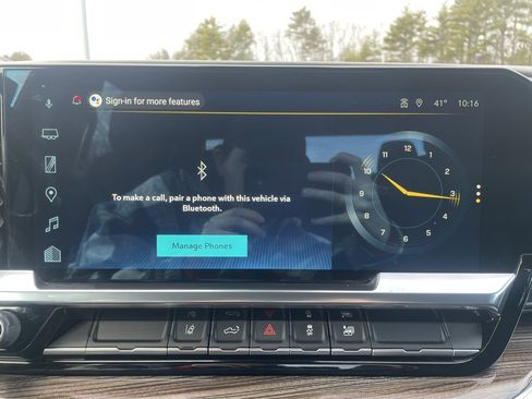 Used 2024 Chevrolet Silverado 2500 LT w/ Convenience Package image 19