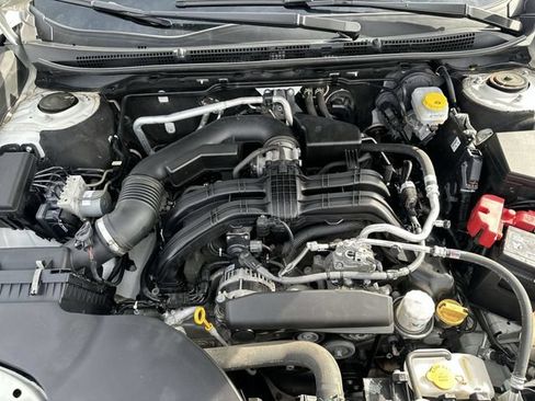 Used 2024 Subaru Outback Premium AWD/4WD image 19