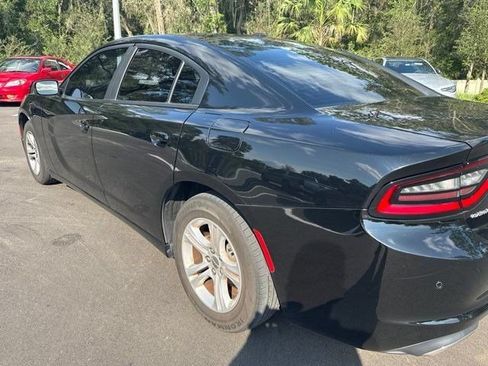 Used 2022 Dodge Charger SXT RWD image 3