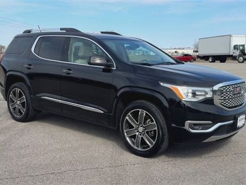 Used 2019 GMC Acadia Denali w/ Technology Package image 2