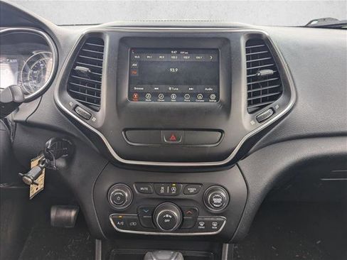 Used 2020 Jeep Cherokee Latitude image 11