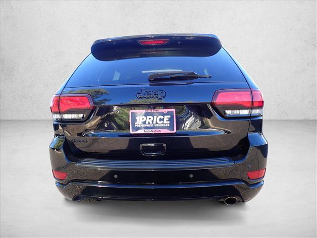 Used 2018 Jeep Grand Cherokee Altitude AWD/4WD image 3