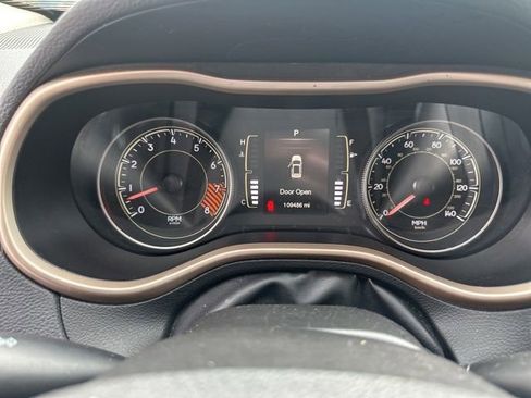 Used 2014 Jeep Cherokee Latitude w/ Comfort/Convenience Group image 14