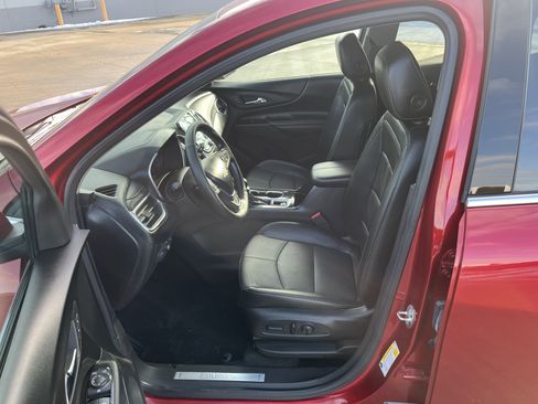 Used 2023 Chevrolet Equinox Premier image 9
