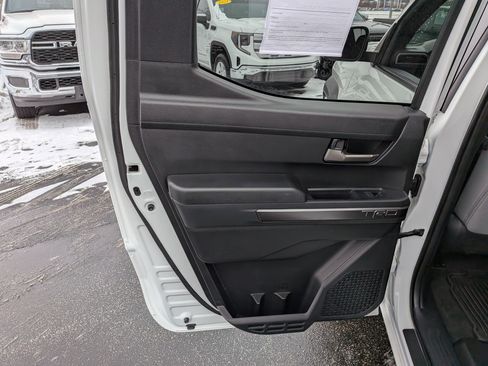 Certified 2025 Toyota Tacoma TRD Off-Road image 23