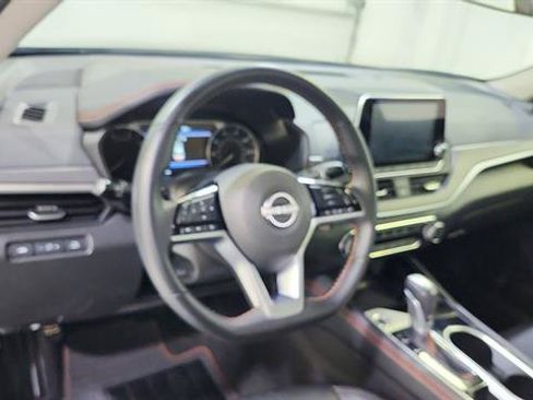 Certified 2025 Nissan Altima 2.5 SR FWD image 17