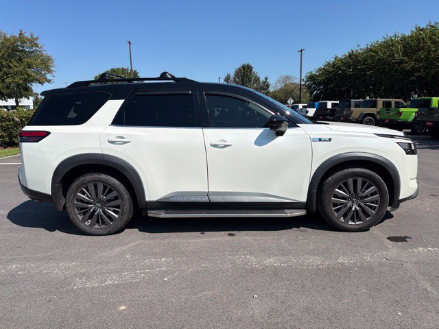 Used 2023 Nissan Pathfinder SL w/ SL Premium Package AWD/4WD image 2