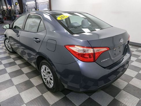 Used 2017 Toyota Corolla LE w/ Carpet Mat Package (TMS) FWD image 9