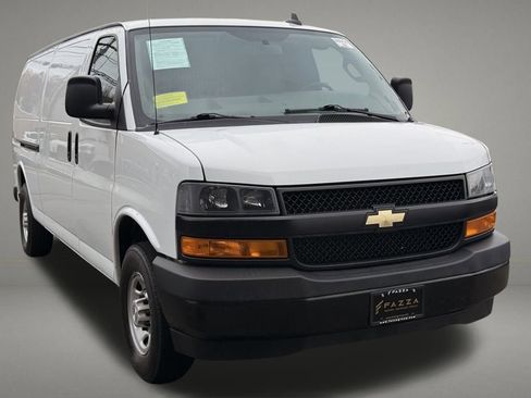 Used 2022 Chevrolet Express 3500 Work Van w/ Driver Convenience Package image 8