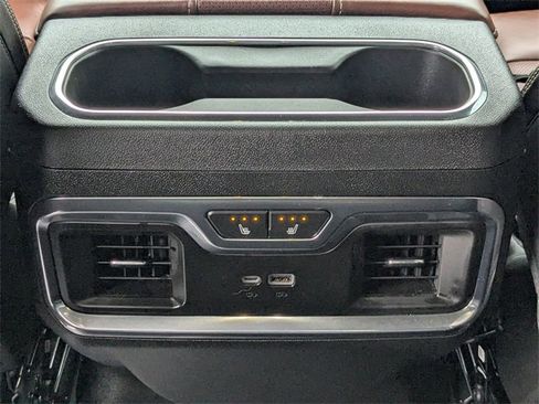 Used 2024 GMC Sierra 3500 Denali Ultimate image 17