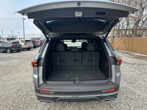 Used 2025 Buick Enclave Preferred image 6