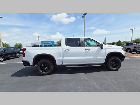 New 2026 Chevrolet Silverado 1500 ZR2 AWD/4WD image 18