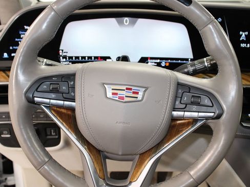 Used 2021 Cadillac Escalade Premium Luxury Platinum w/ Heavy-Duty Trailer Package image 40