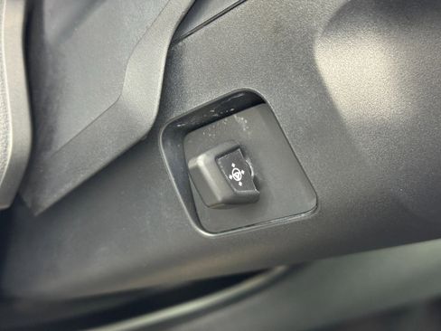 Used 2022 BMW iX xDrive50 w/ Sport Package image 18