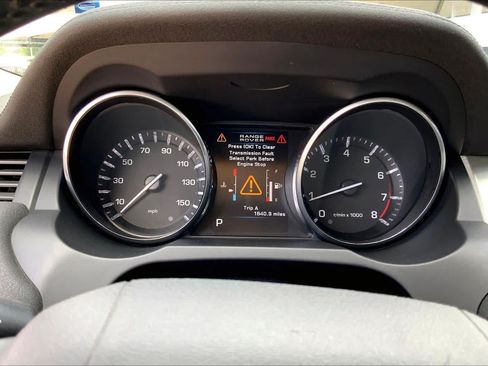 Used 2022 Hyundai Elantra Limited FWD image 24