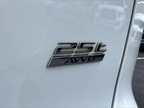 Used 2018 Jaguar F-PACE Premium image 9