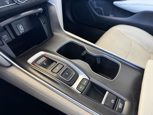 Used 2018 Honda Accord Touring image 16