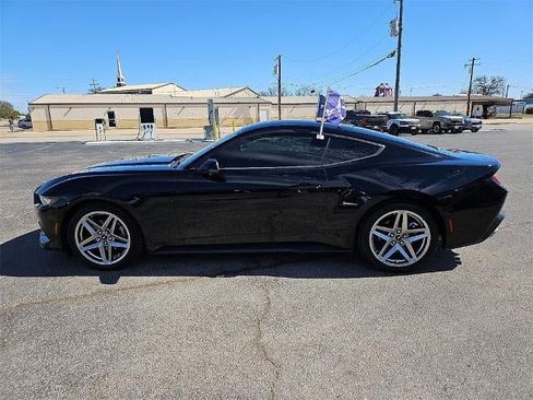 Used 2024 Ford Mustang Premium image 3
