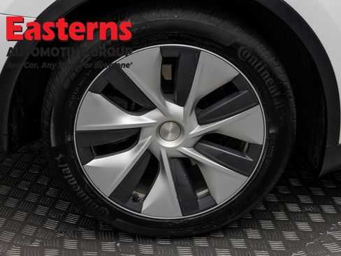 Used 2021 Tesla Model Y Long Range AWD/4WD image 26