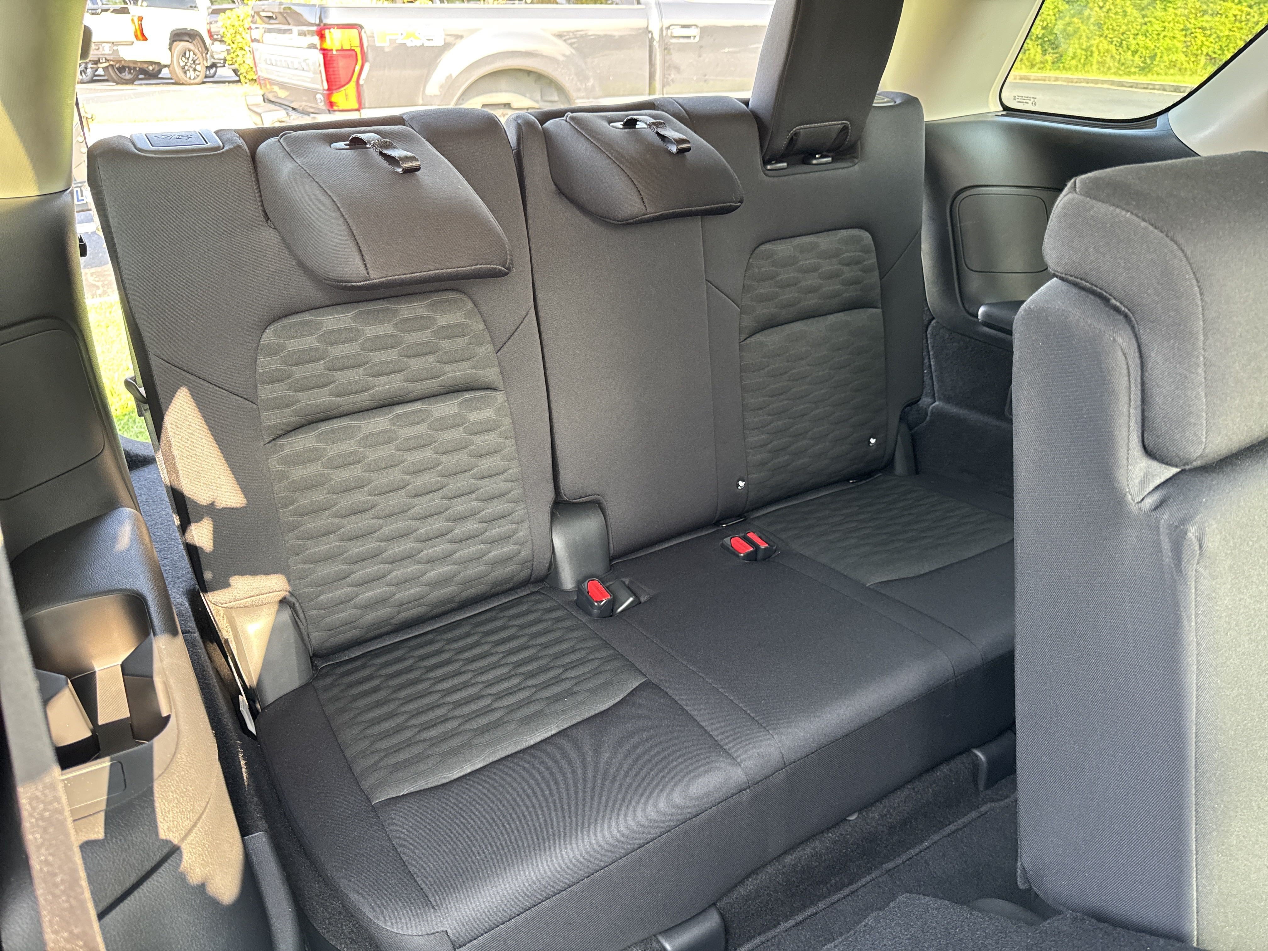 Used 2024 Nissan Pathfinder S FWD image 31