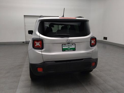 Used 2016 Jeep Renegade Latitude image 6