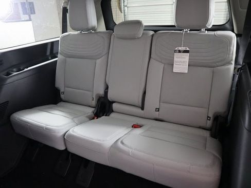 New 2025 Ford Expedition Max Platinum w/ Platinum Ultimate Package image 17